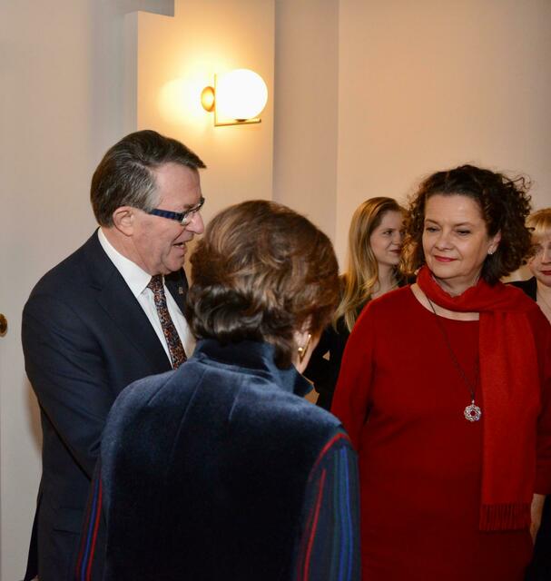 Franz Piribauer im Gespräch mit Helga Rabl-Stadler und Angelika Kirchschlager. | Foto: Sascha Trimmel, Peter Zezula