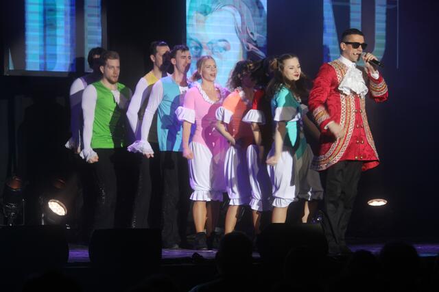 Bei den Ausschnitten aus dem "Falco" Musical konnte beinahe jeder mitsingen. | Foto: MeinBezirk/Hofmüller