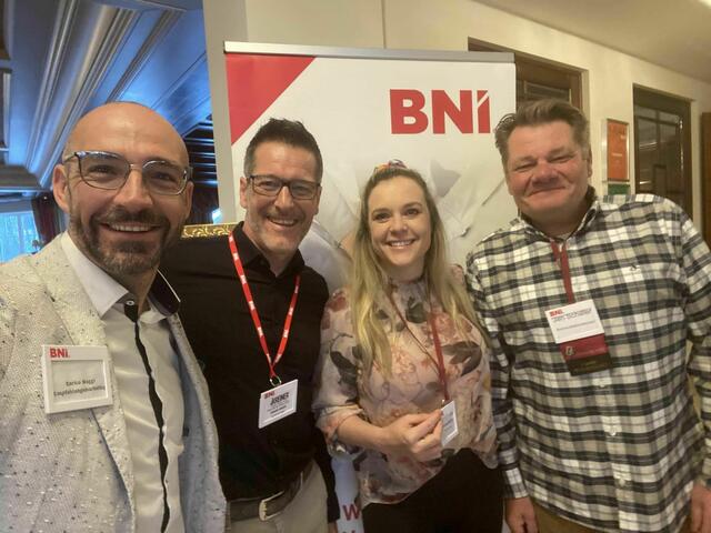 Bild v.l.n.r. Enrico Maggi, Erwin Maier, Veronika Senfter und Jan Schäfer nach einem BNI UnternehmerInnentreffen. | Foto: Enrico Maggi, BNI
