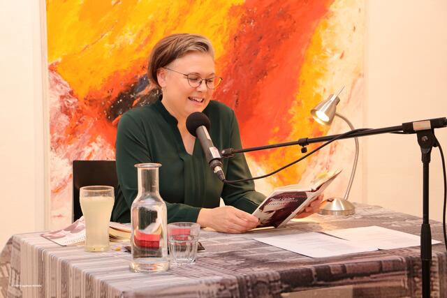 Schauspielerin Susanne Konstanze Weber las im Kunsthaus Köflach. | Foto: FOTO KOREN