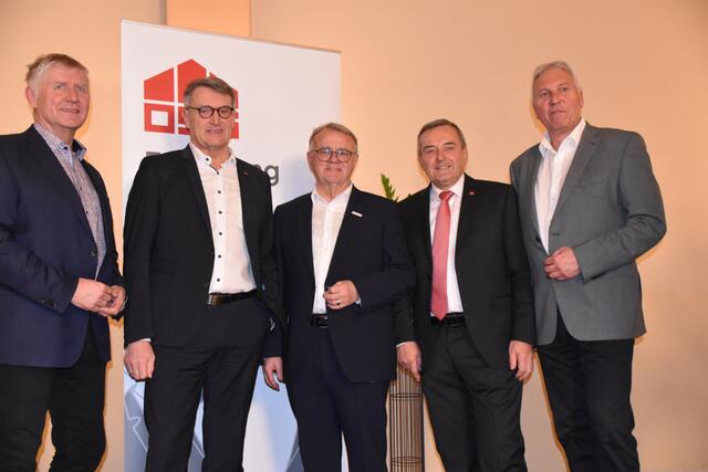 Langjährige Partner in der Bauwirtschaft: SWV Burgenland-Präsident Gerald Schwentenwein, OSG-Obmann Alfred Kollar, Landeshauptmann außer Dienst Hans Niessl, OSG-Aufsichtsratsvorsitzender Reinhard Knaus und Bau-Innungsmeister Bernhard Breser | Foto: Michael Strini