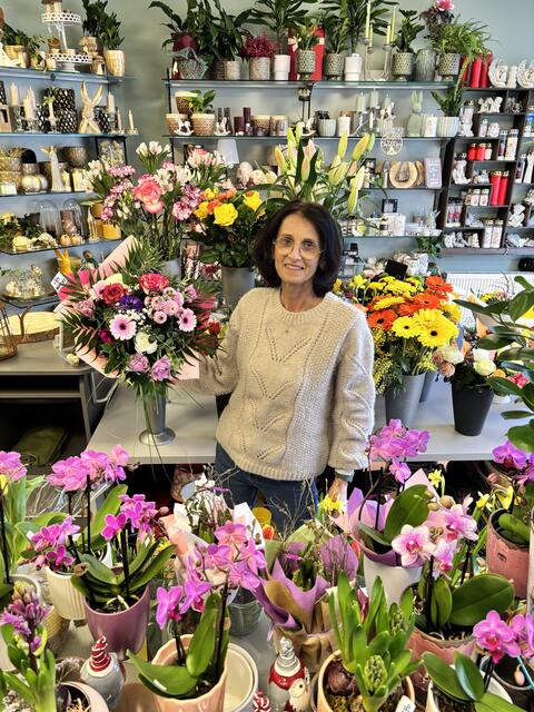 Mit einem bunten Blumengruß liegt man am Valentinstag in jedem Fall richtig. Besonders hübsche Sträuße findet man zum Beispiel bei der "Blumentante" in der Leonfeldner Straße. | Foto: MeinBezirk