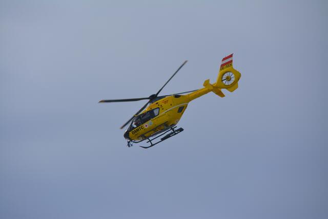 Der Verletzte wurde mit dem Notarzthubschrauber ALPIN 1 in das Klinikum Klagenfurt geflogen (Symbolbild) | Foto: meinbezirk.at/lungau