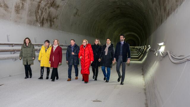 Tunnelbesichtigung der ÖBB mit Vertretern der Landesregierungen Steiermark und Niederösterreich und der Klimaschutzministerin. | Foto: NLK Pfeffer