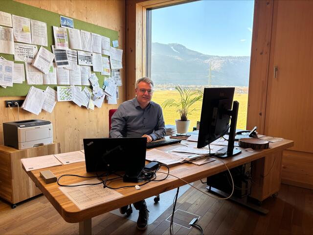 Josef Eßl ist der Direktor des Holztechnikums Kuchl.  | Foto: Fabienne Gruber