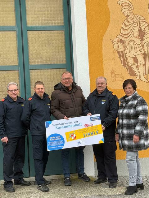 Die Volkspartei Altenburg bedankt sich mit einer Spende bei der Feuerwehr Altenburg. | Foto: VP Altenburg