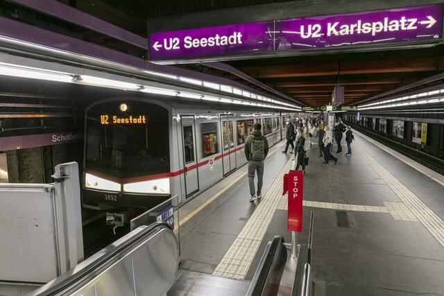 Wegen einer Betriebsstörung in der Station Karlsplatz U fuhr die Linie U2 erneut zwischenzeitlich nur zwischen Seestadt U und Schottentor U. | Foto: Manfred Helmer