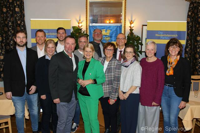 Am 21.1.25 wurde zum Gespräch mit BM. Mag. Klaudia Tanner in den Lindenhof geladen. Natürlich gab es anschließend ein Fotoshooting mit der  Politikerin.
