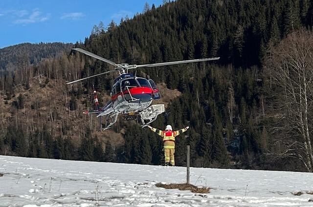Beim Einsatz nach einem Forstunfall, der für eine Person tödlich endete. Ramingstein, 24. Jänner 2025. | Foto: Freiwillige Feuerwehr Ramingstein