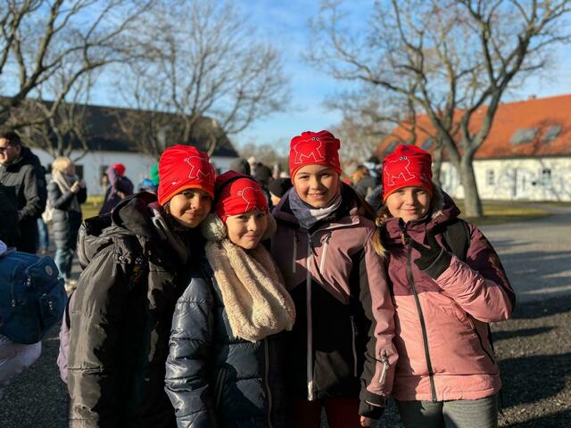 Beste Stimmung unter den Mädchen der Volksschule Bad Sauerbrunn.  | Foto: Lisa-Marie Zehetbauer