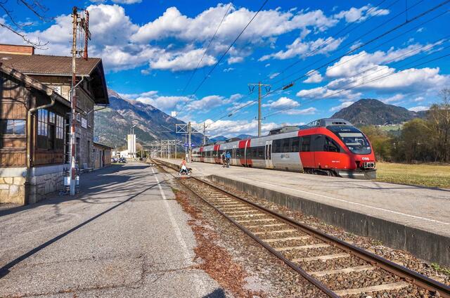 "Wandern und Zug" soll von Gästen vermehrt genutzt werden. Heuer startet das Pilotprojekt "klimafreundliches Wandern". | Foto: hp.photography.at
