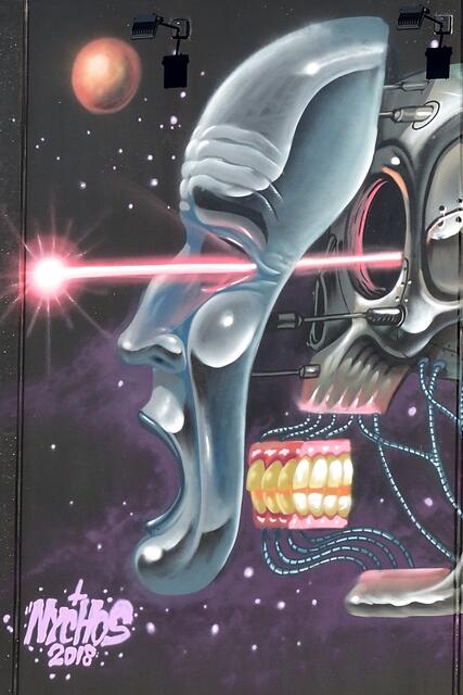 Wandbild nimmt Bezug auf die Lasertechnologie des Unternehmens HMW sowie deren Mitwirkung beim Forschungsprojekt "Mission to Mars". | Foto: Hans-Peter Kriener