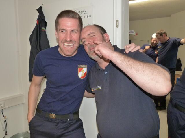 Die Stimmung war toll und das Team der Freiwilligen Feuerwehr Lutzmannsburg genoss sichtlich den Abend!