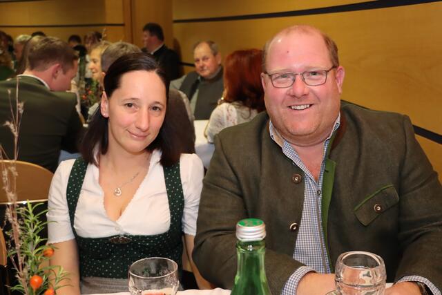 Silvia und Jürgen freuen sich über einen gelungenen Jägerball. | Foto: Markus Bäumler/zema-medien.de