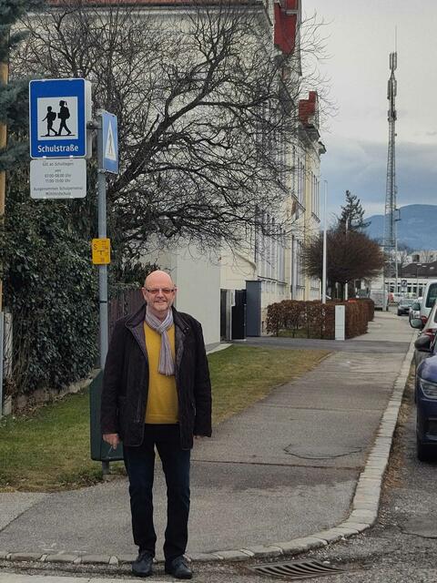 Johannes Benda (Grüne Neunkirchen) am Weg in das Wahllokal in der Mühlfeldschule: "Die Stimmung ist entspannt, gelassen und sehr positiv." | Foto: privat