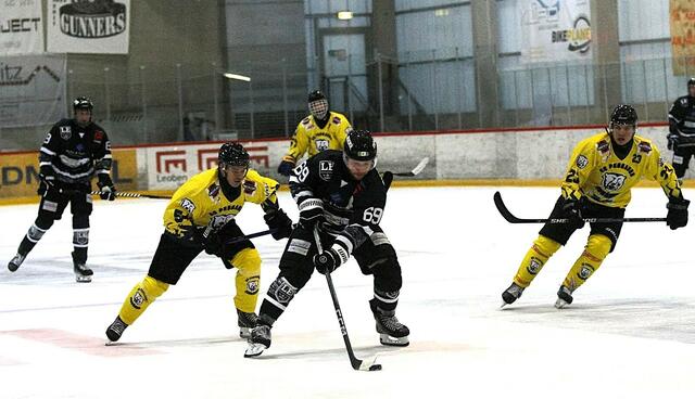Nach einer 3:0-Führung unterlagen die Kings den Eisbären aus Peggau noch mit 3:8. | Foto: LE Kings