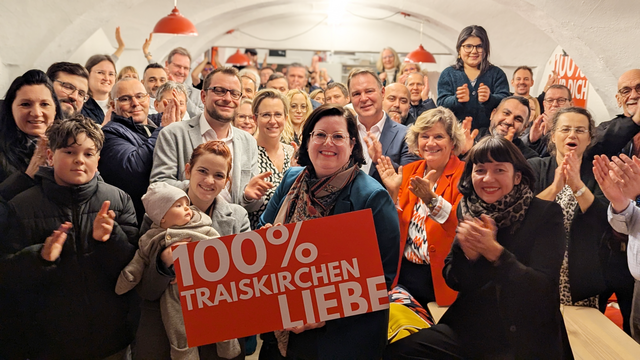 Mit dem SPÖ Team Traiskirchen bei der Wahlparty im La Rossa. | Foto: Stadtgemeinde Traiskirchen 