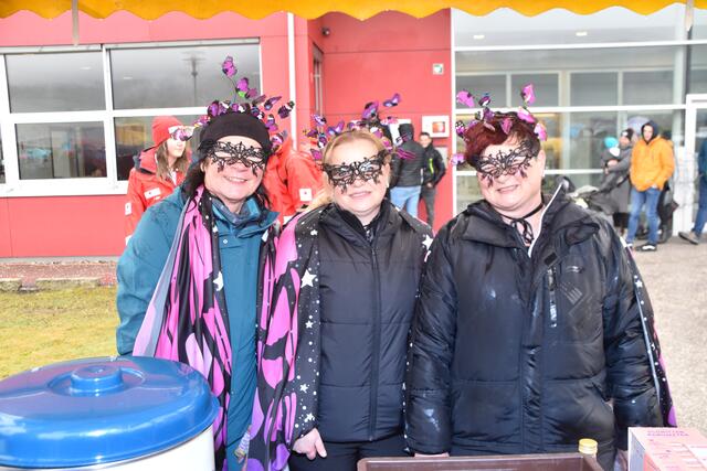 Angelika, Karin und Barbara sorgten für das leibliche Wohl beim Regionsumzug.