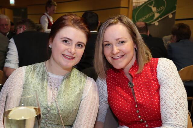 Julia und Bernadette  | Foto: Markus Bäumler/zema-medien.de