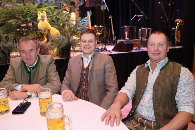 Dominik, Alex und Thomas sind Jagdfreunde aus Eschenau im Bezirk Grieskirchen. | Foto: Markus Bäumler/zema-medien.de