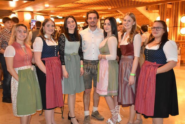 Die Landjugend im Bezirk Oberwart lud zum Traditionsball ein. | Foto: Michael Strini