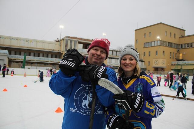 Das Schnuppern im Eishockey ermöglichten Christian und Astrid | Foto: mc