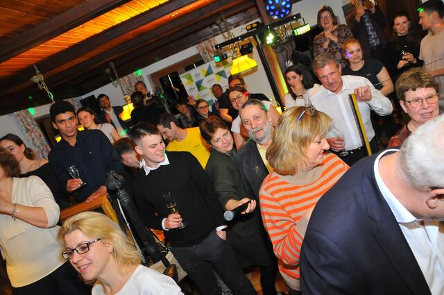 Großartige Stimmung im Heurigenlokal Sunk. | Foto: Helga Nitsche 