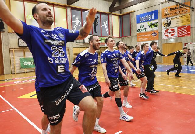 Das Herrenteam der BT Füchse jubelt über den Einzug in das ÖHB-Cup-Viertelfinale. | Foto: GEPA pictures