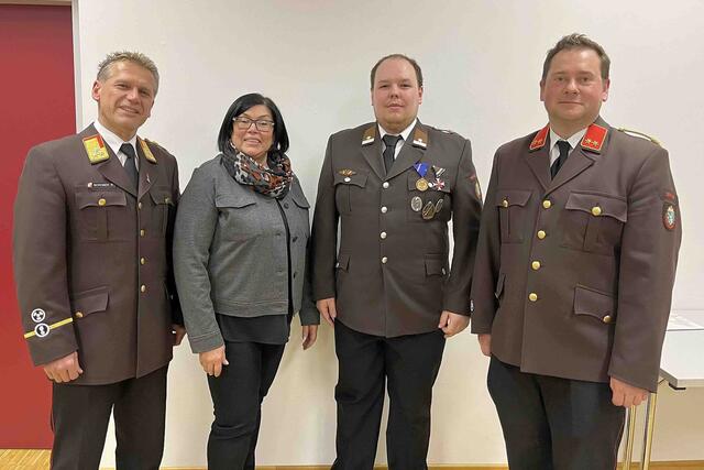 LFR Rudolf Schober, BGM Maria Fischer, der neue Kommandant Mathias Rottenschlager und OBI Wolfgang Wallner. | Foto: FF Spital am Semmering