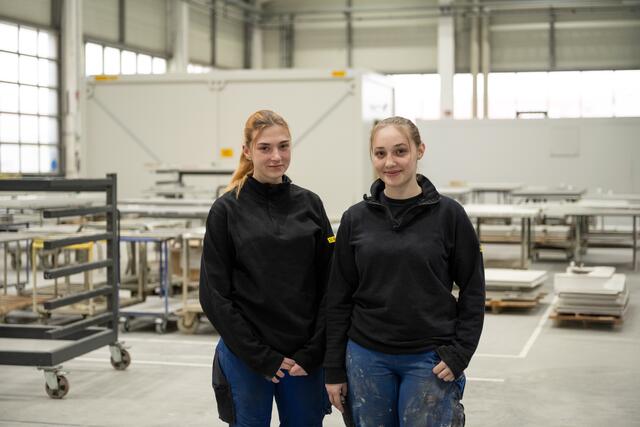 Jana Nöstlinger und Leonie Dobner sind beide im zweiten Lehrjahr bei Gföllner. | Foto: Gföllner