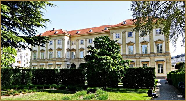Das Gartenpalais Liechtenstein beschäftigt sich mit der Geschichte von Porzellan.  | Foto: Karl B. 