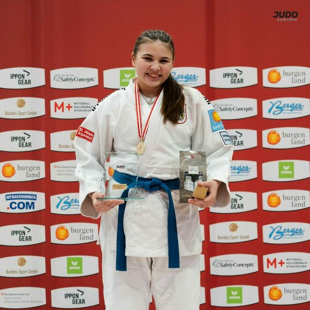 Michaela Höllwart strahlt über zwei Podestplätze. | Foto: ÖJV/Sanjindo