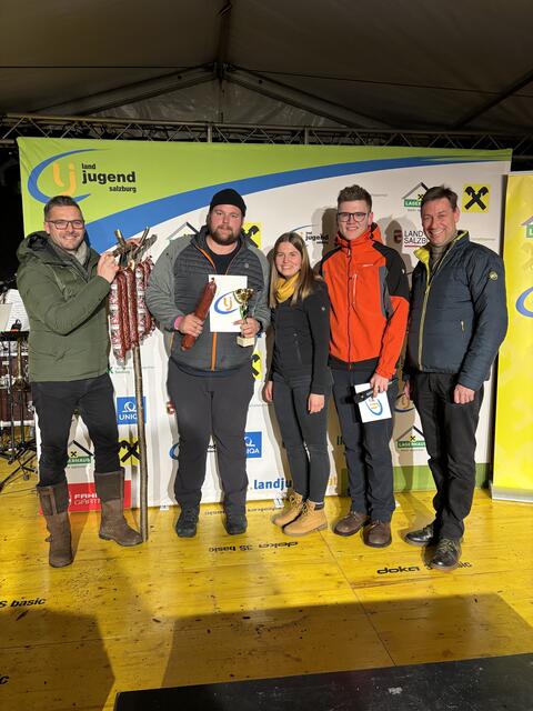 Maximilian Ehrenreich hat den Nagel erfolgreich auf den Kopf getroffen und ist damit Landessieger 2025. | Foto: Landjugend Salzburg