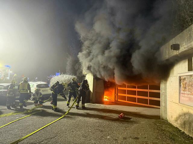 Symbolbild: In Ollern fängt ein Traktor Feuer - Hund Aaron verhindert Schlimmeres. | Foto: DOKU-NÖ
