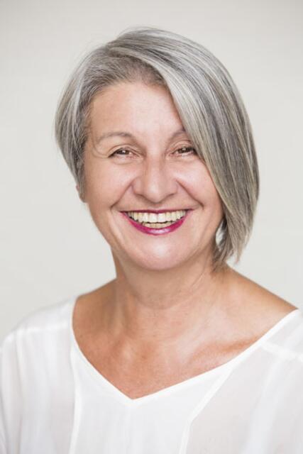 Barbara Klein – Gründerin und ehemalige Intendantin des Kosmos – wurde kürzlich mit dem goldenen Verdienstzeichen der Stadt Wien ausgezeichnet.  | Foto: Bettina Frenzel