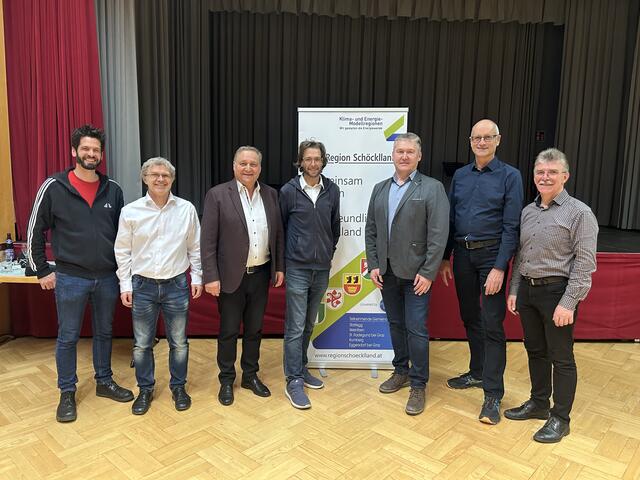 V.l.n.r: Harald Messner, Thomas Zeinzinger, Johann Zaunschirm, Stefan Mussger, Reinhard Pichler, Martin Irmer und Gottfried Seper. | Foto: KLAR Region Schöcklland