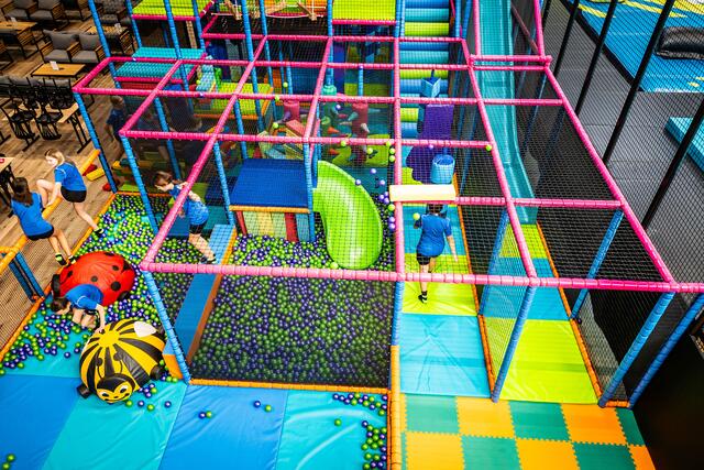 Auch der große Indoorspielplatz wird von den Kindern bzw. Jugendlichen gern benutzt.  | Foto: StarJump Oberwart