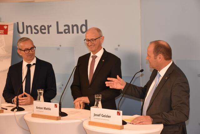 Durchaus ein Tag der Freude für die Landesregierung, sowie die ASFINAG.  | Foto: Haun