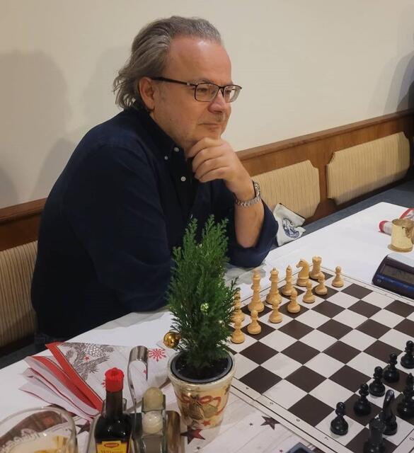 Spieler der Runde ist Ferenc Raduly, der seinen Gegner von Beginn an unter Druck setzte. | Foto: Schachclub Amstetten