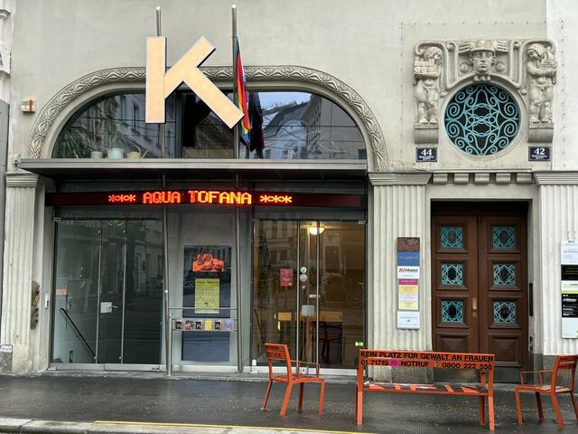 Wo früher einmal das Kosmos-Kino stand, bietet heute das Theater einen Raum für Frauen.  | Foto: Salme Taha Ali Mohamed/MeinBezirk