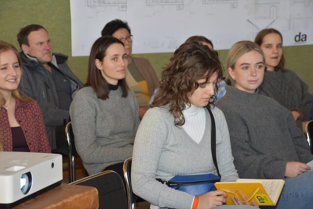 Kloster Münzbach - Schlusspräsentation mit elf Projekten von Architektur-Studierenden der Kunstuniversität Linz auf Fragestellungen zum Kloster Münzbach.  | Foto: Robert Zinterhof