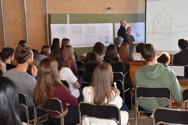 Kloster Münzbach - Schlusspräsentation mit elf Projekten von Architektur-Studierenden der Kunstuniversität Linz auf Fragestellungen zum Kloster Münzbach.  | Foto: Robert Zinterhof