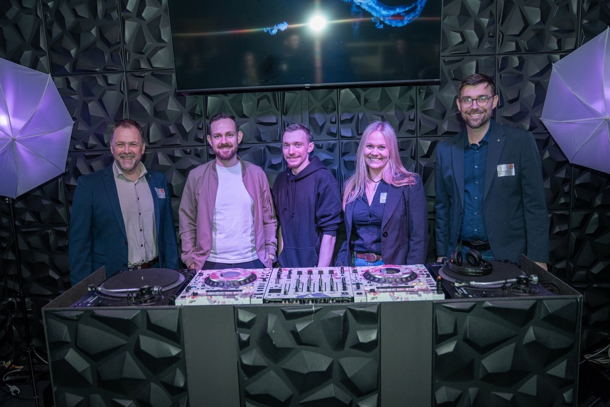 Tom Rauter Junge Wirtschaft Freistadt: In Gutau tiefe Einblicke in das DJ-Leben ...
