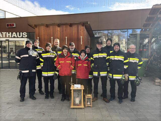 Die Abordnung der Freiwilligen Feuerwehr Lannach, die im Rahmen der Friedenslichtaktion aktiv war. | Foto: FF Lannach