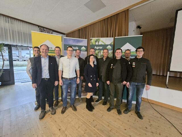 Obmann Franz Jetzinger, Hannes Buchberger, Spartenleiterin Helga Fogel, Dominik Hauer, Simon Lumetzberger 2. Reihe: Christoph Danis (RWA), Georg Sladek (RWA), Manfred Putz, Ernst Schauer, Johannes Stöckler (Die Saat), Christian Buchberger. | Foto: Lagerhaus Amstetten