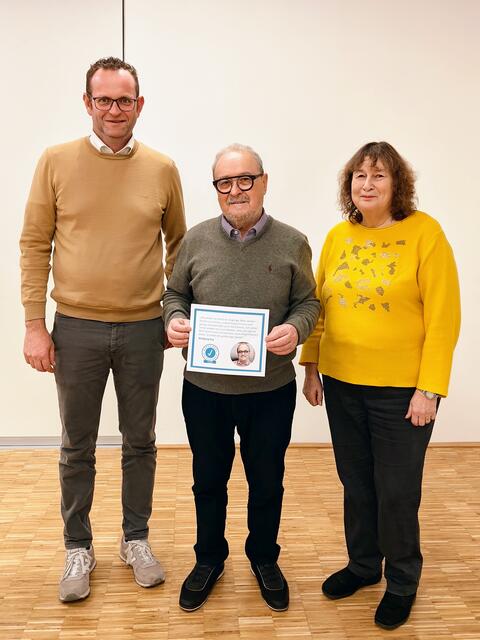 Bürgermeister Manfred Wurzinger, Wolfgang Day und Sozialausschussobfrau Ulla Langhammer (von links).
 | Foto: Reinhard Nimmervoll