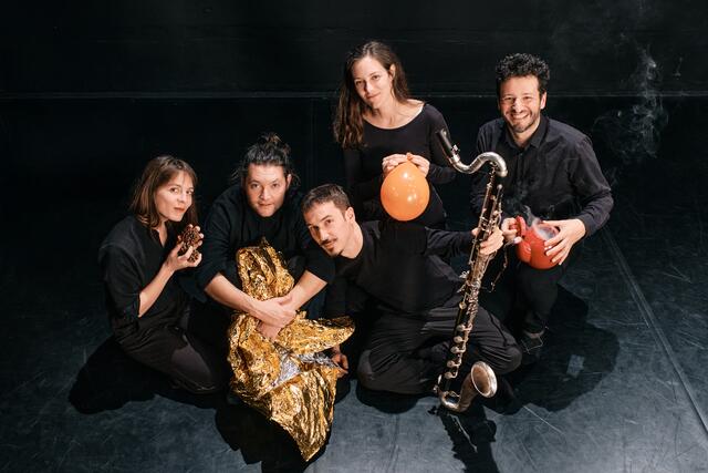 Es wird eine Uraufführung geben, gleich zum Auftakt des BimBamFestivals am 8. März mit dem Konzert "Klingende Dinge" des Ensembles NAMES (New Art and Music Ensemble Salzburg; seit 2014), das fünf zeitgenössische Musikstücke - zwei von ihnen wurden extra für das BimBam Festival komponiert - präsentiert.