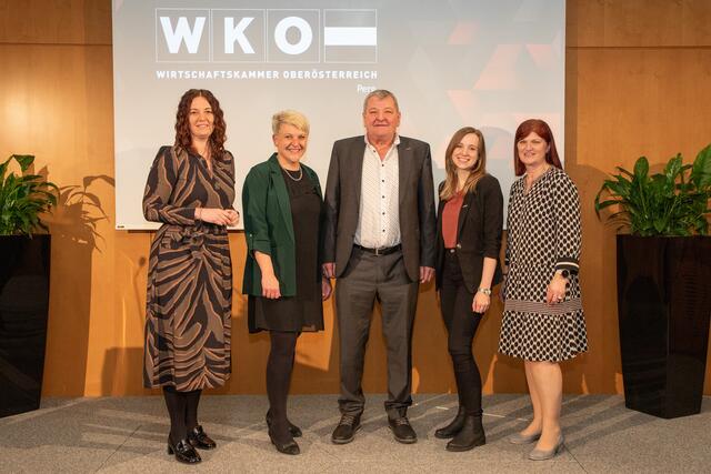 WKO-Bezirkstelle Perg: Eva Steinkellner, Evelyn Wiesberger, Franz Rummerstorfer, Sarah Buchmayr und Hemma Dahedl. | Foto: gemeindejournal.at