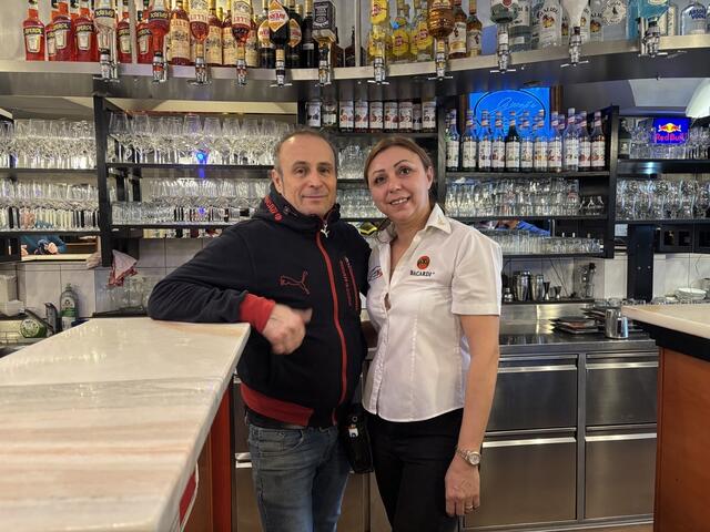 Gheorghe "Giorgi" Pana und seine Gattin Dzini betreiben Giorgi's Central seit einem Jahr. | Foto: MeinBezirk