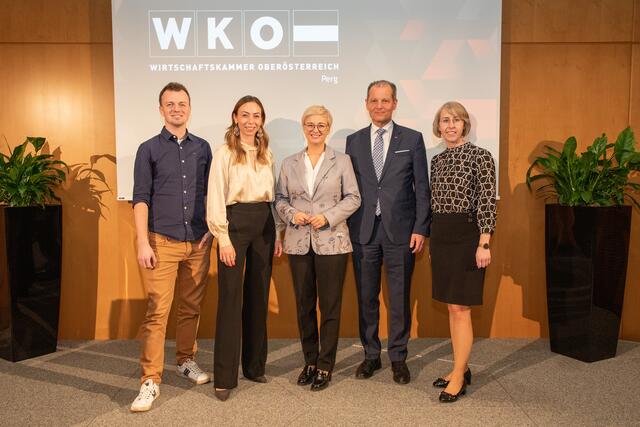 Moritz Aschauer, Antonia Hentschläger, Doris Hummer, Martin Bergsmann und Eveline Grabmann. | Foto: gemeindejournal.at